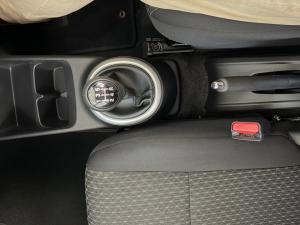 Toyota Vitz 1.0 XR manual - Image 12