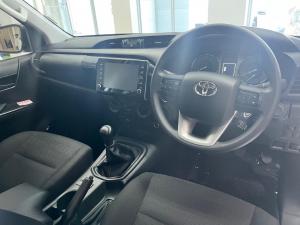 Toyota Hilux 2.4GD-6 double cab 4x4 Raider manual - Image 6