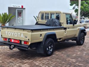 Toyota Land Cruiser 79 2.8GD-6 single cab auto - Image 2