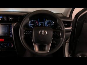 Toyota Fortuner 2.4GD-6 manual - Image 8