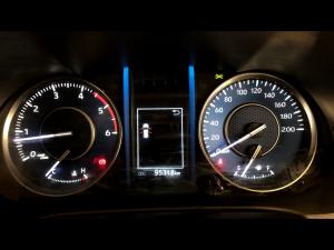 Toyota Fortuner 2.4GD-6 manual - Image 9