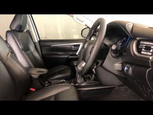 Toyota Fortuner 2.4GD-6 manual - Image 10