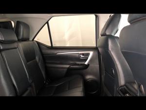 Toyota Fortuner 2.4GD-6 manual - Image 12