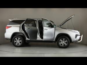 Toyota Fortuner 2.4GD-6 manual - Image 30