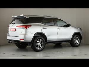 Toyota Fortuner 2.4GD-6 manual - Image 2