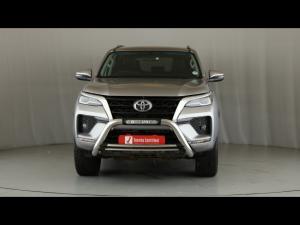 Toyota Fortuner 2.4GD-6 manual - Image 4