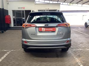 Toyota RAV4 2.0 GX auto - Image 5