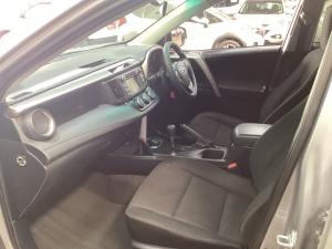 Toyota RAV4 2.0 GX auto - Image 7