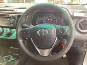 Toyota RAV4 2.0 GX auto - Image 8