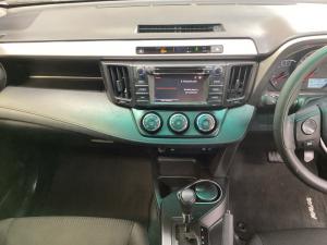 Toyota RAV4 2.0 GX auto - Image 15