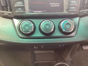 Toyota RAV4 2.0 GX auto - Image 16