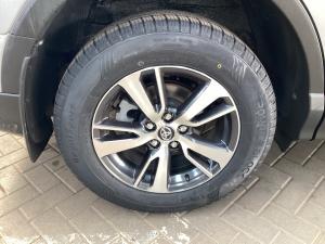 Toyota RAV4 2.0 GX auto - Image 20