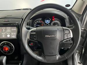 Isuzu mu-X 3.0 4WD - Image 8