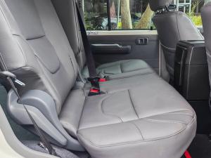 Toyota Land Cruiser 76 2.8GD-6 station wagon VX - Image 9