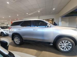 Toyota Fortuner 2.8GD-6 Raised Body automatic - Image 3