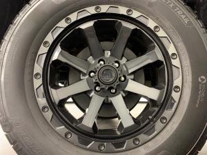 Nissan Navara 2.5DDTI LE/LE Plus 4X4 automatic D/C - Image 11