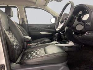 Nissan Navara 2.5DDTI LE/LE Plus 4X4 automatic D/C - Image 17
