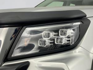 Nissan Navara 2.5DDTI LE/LE Plus 4X4 automatic D/C - Image 5