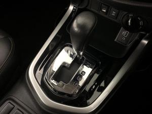 Nissan Navara 2.5DDTI LE/LE Plus 4X4 automatic D/C - Image 6
