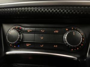 Mercedes-Benz A 200 Urban automatic - Image 10