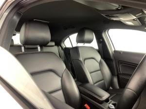 Mercedes-Benz A 200 Urban automatic - Image 18