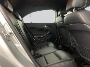 Mercedes-Benz A 200 Urban automatic - Image 19