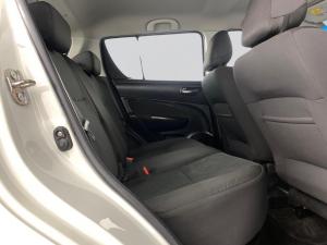 Suzuki Swift 1.2 GL automatic - Image 8