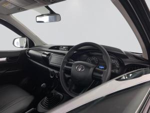 Toyota Hilux 2.0 VvtiP/U Single Cab - Image 16