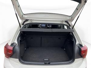 Volkswagen Polo hatch 1.0TSI Life manual - Image 10