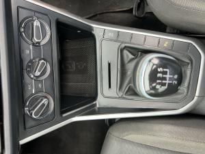 Volkswagen Polo hatch 1.0TSI Life manual - Image 15