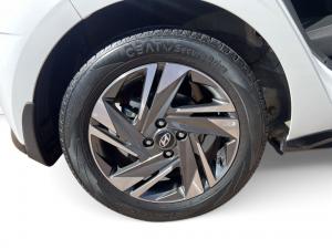 Hyundai i20 1.2 Fluid - Image 16