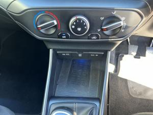 Hyundai i20 1.2 Fluid - Image 17