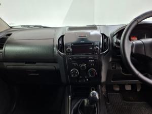 Isuzu KB 250D-Teq double cab LE - Image 9