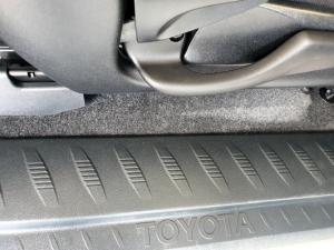 Toyota Hilux 2.4GD-6 Xtra cab Raider manual - Image 14