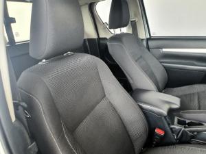 Toyota Hilux 2.4GD-6 Xtra cab Raider manual - Image 8