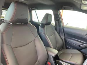 Toyota Corolla Cross 1.8 Hybrid GR-Sport - Image 8
