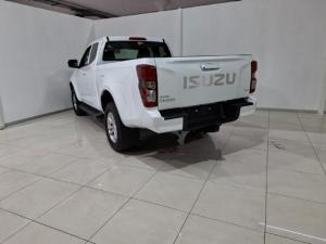 Isuzu D-Max 1.9TD Extended cab LS auto - Image 3