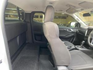 Isuzu D-Max 1.9TD Extended cab LS auto - Image 9