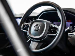 Volvo XC60 B5 AWD Plus Dark - Image 15