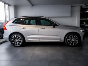 Volvo XC60 B5 AWD Plus Dark - Image 2