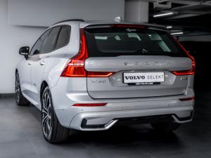 Volvo XC60 B5 AWD Plus Dark - Image 3