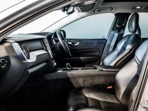 Volvo XC60 B5 AWD Plus Dark - Image 15