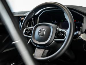 Volvo XC60 B5 AWD Plus Dark - Image 19