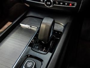 Volvo XC60 B5 AWD Plus Dark - Image 20