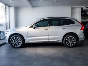 Volvo XC60 B5 AWD Plus Dark - Image 2