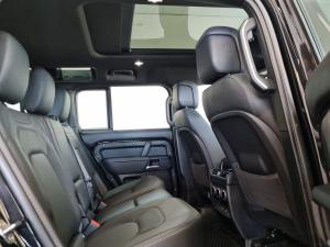 Land Rover Defender 110 D350 X-Dynamic HSE - Image 30
