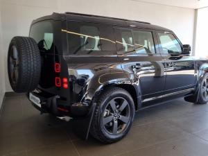 Land Rover Defender 110 D350 X-Dynamic HSE - Image 5