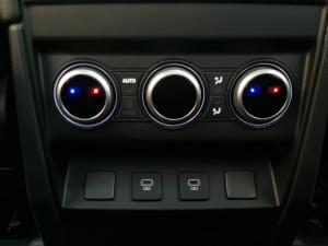 Land Rover Defender 110 D350 X-Dynamic HSE - Image 22