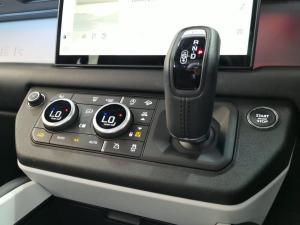 Land Rover Defender 110 D350 X-Dynamic HSE - Image 28