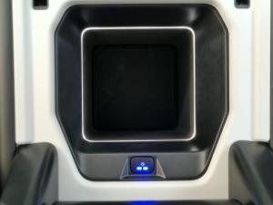 Land Rover Defender 110 D350 X-Dynamic HSE - Image 29